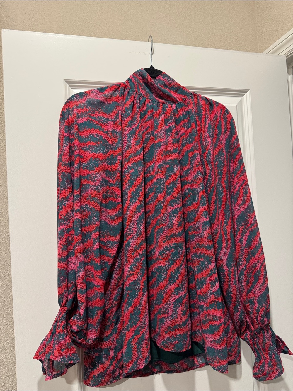 entro Red and Pink Patterned Long Sleeve Blouse